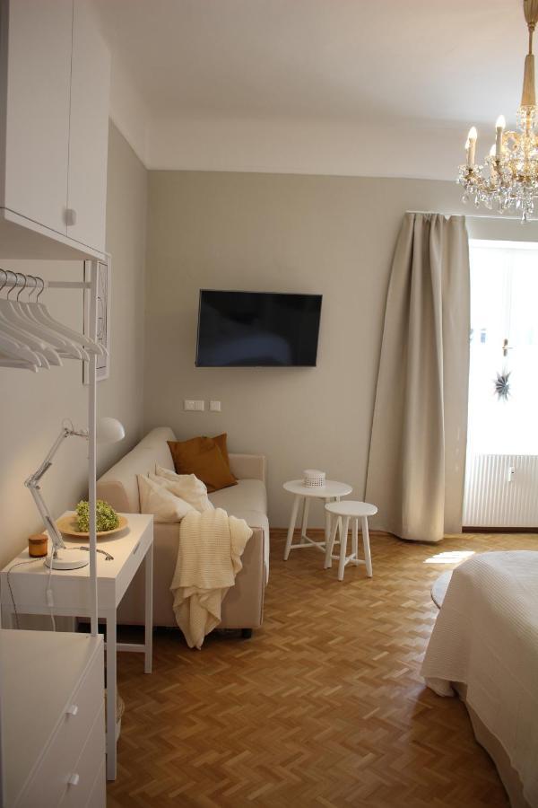 White Flat By Grazrentals With Cool Location & Free Parking Екстер'єр фото