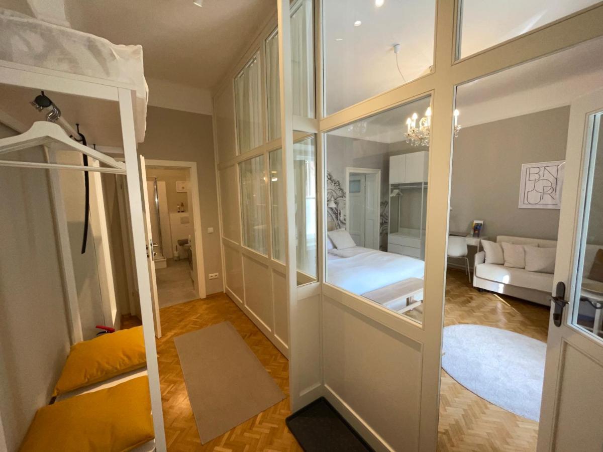 White Flat By Grazrentals With Cool Location & Free Parking Екстер'єр фото