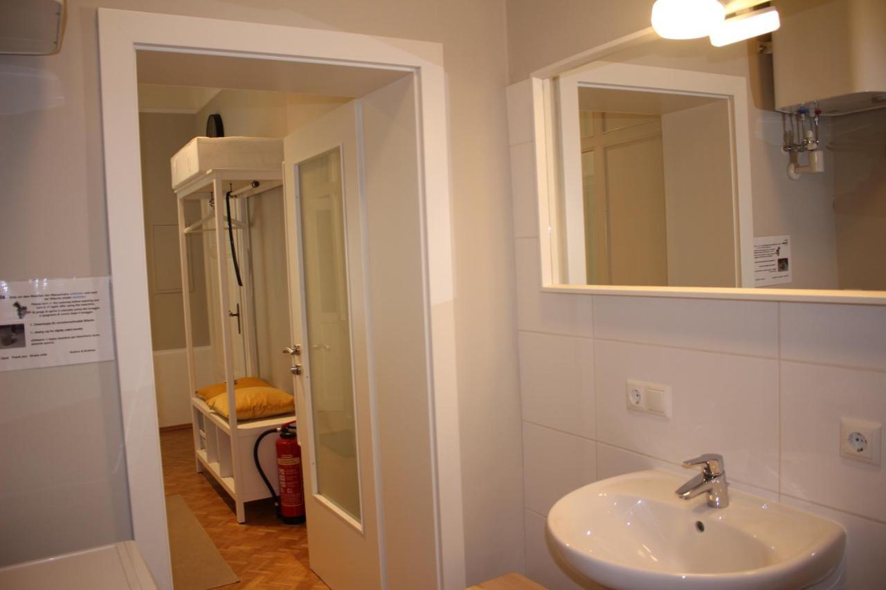 White Flat By Grazrentals With Cool Location & Free Parking Екстер'єр фото