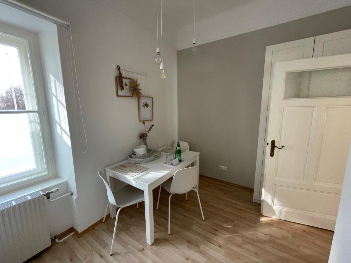 White Flat By Grazrentals With Cool Location & Free Parking Екстер'єр фото