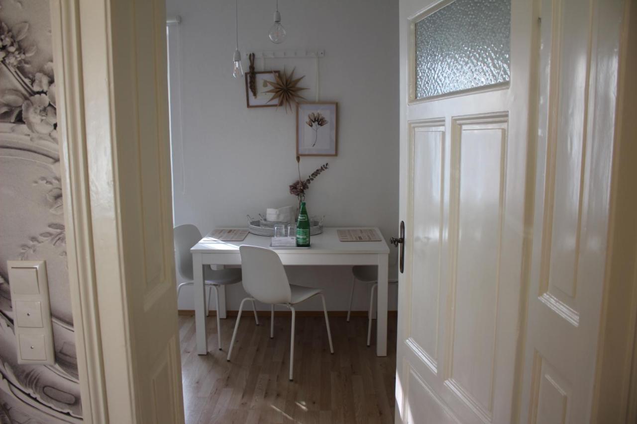 White Flat By Grazrentals With Cool Location & Free Parking Екстер'єр фото